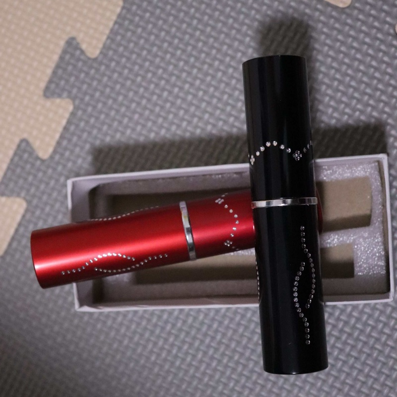 Hot Sale Portable Lipstick Pla - огляд і ціна Led Mouth Tray